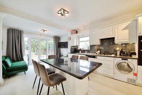 undefined, Cadogan Gardens, London, N21