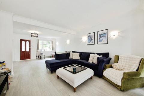 undefined, Cadogan Gardens, London, N21