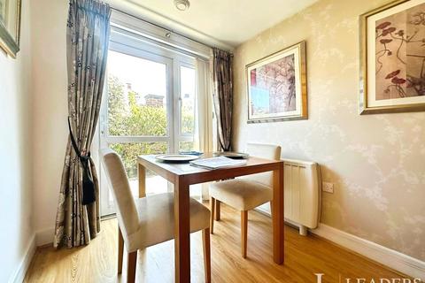 2 bedroom apartment for sale, White Hart Lane, Romford