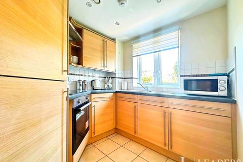 2 bedroom apartment for sale, White Hart Lane, Romford