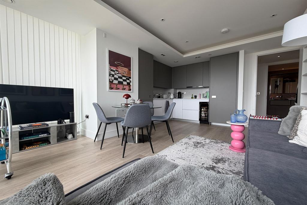 Carrara Tower, City Road, Bollinder Place, London, EC1V - View 2
