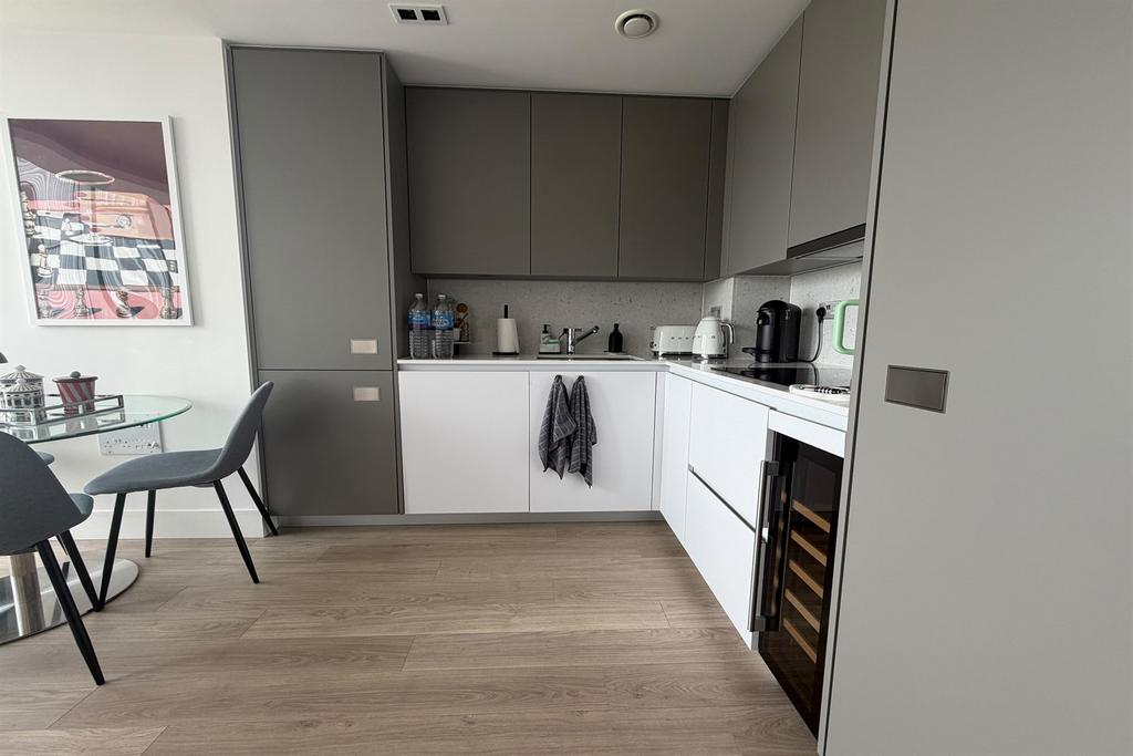 Carrara Tower, City Road, Bollinder Place, London, EC1V - View 5