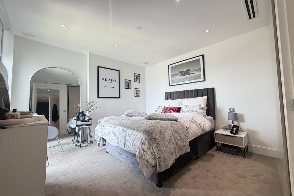 Carrara Tower, City Road, Bollinder Place, London, EC1V - View 6