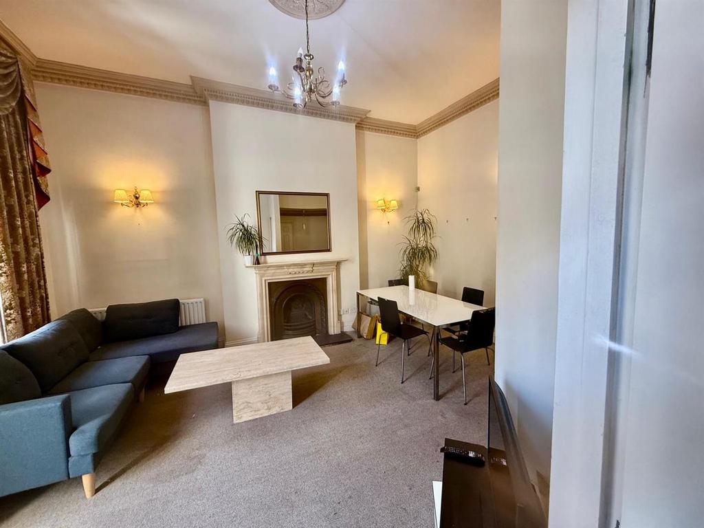 Apartment in London, City of Westminster - View 2