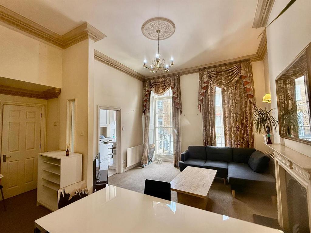 Apartment in London, City of Westminster - View 4