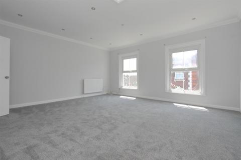 2 bedroom flat to rent, Fisherton Street, Salisbury