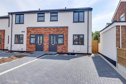 3 bedroom end of terrace house for sale, Foxmeadows, Benfleet SS7