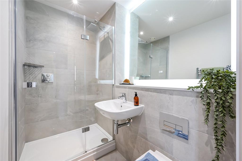 Apartment in Trafford, Old Trafford - View 6