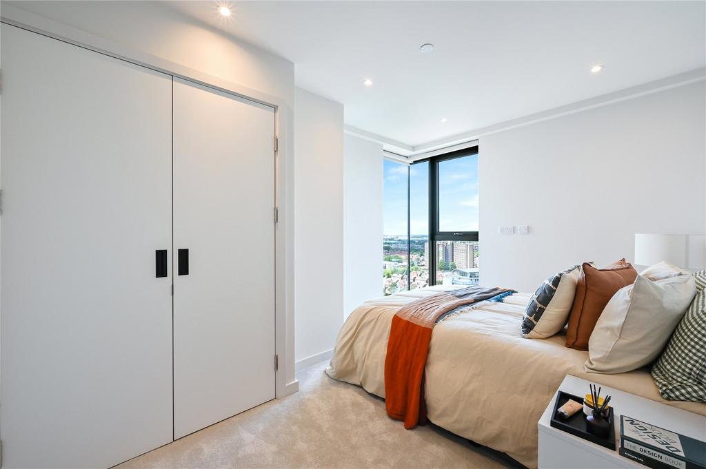 Apartment in Trafford, Old Trafford - More