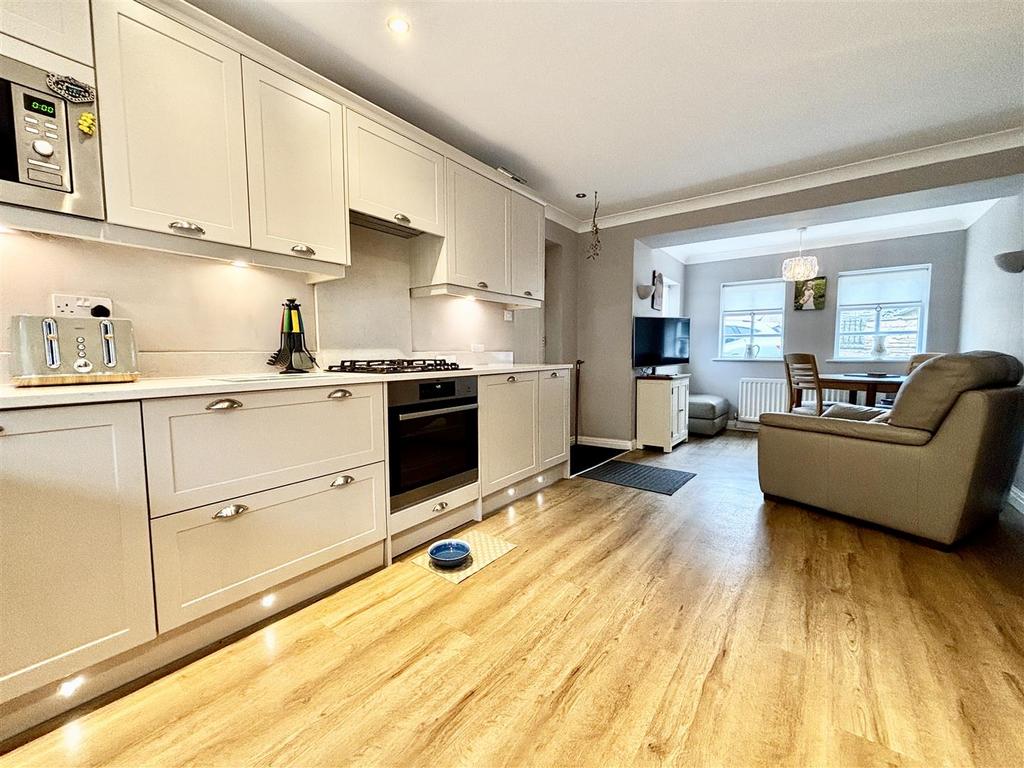 House in Leeds, Barwick in Elmet and Scholes - View 5