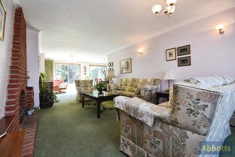 4 bedroom detached house for sale, Burrows Way, Rayleigh, Essex, SS6