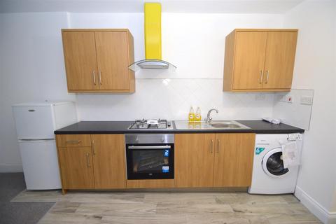 1 bedroom flat to rent, High Street, Gateshead, NE8