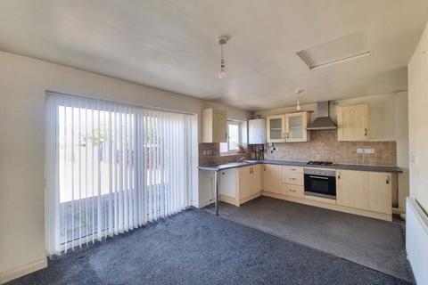 3 bedroom semi-detached house to rent, Kitchener Road, Leicester