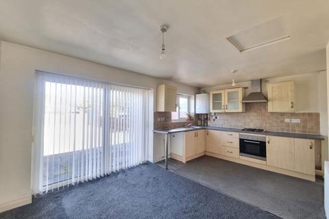 3 bedroom semi-detached house to rent, Kitchener Road, Leicester