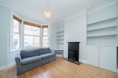 2 bedroom flat to rent, St. Thomas's Road, London NW10