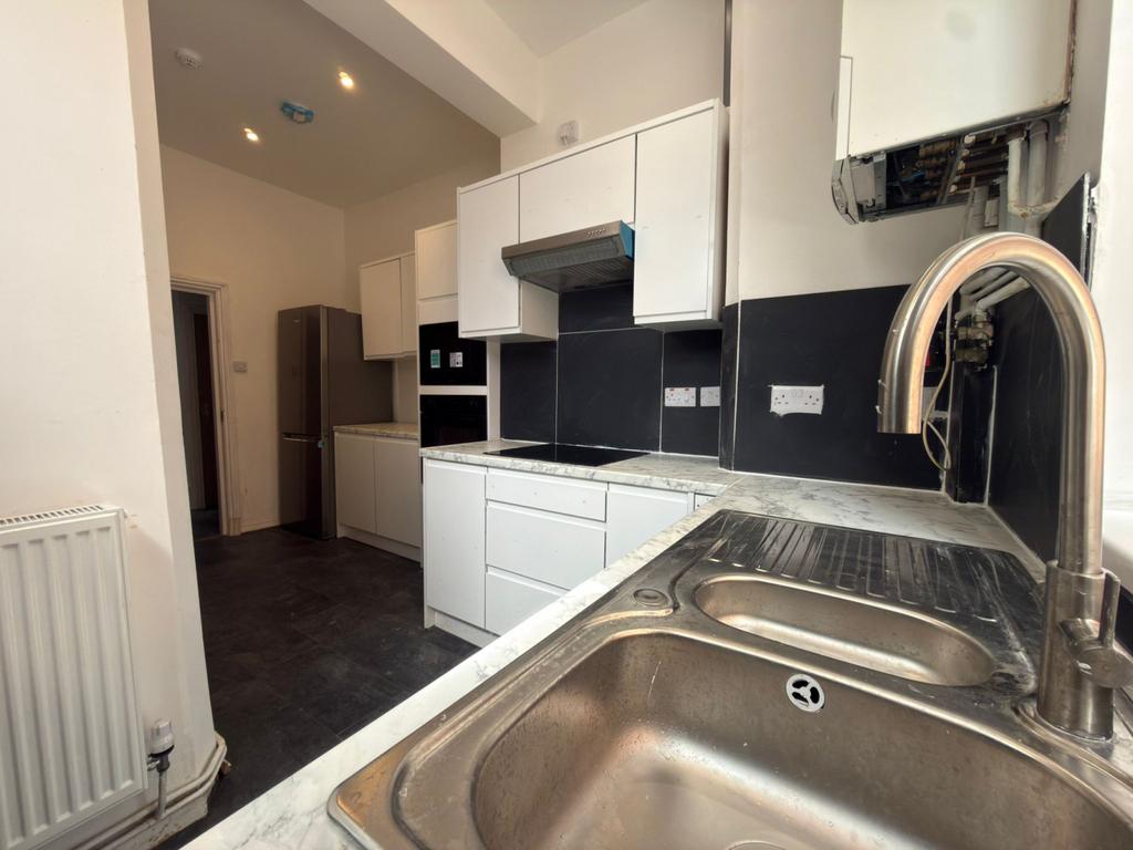 House in Nottingham - View 4