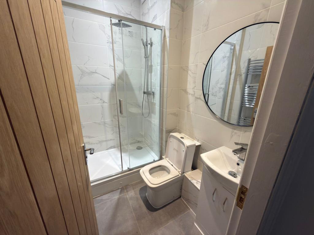 House in Nottingham - View 5