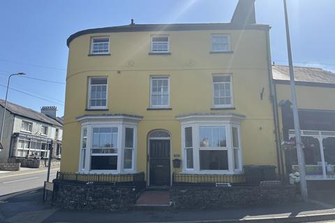 2 bedroom apartment to rent, New Road, Llandeilo, Carmarthenshire.