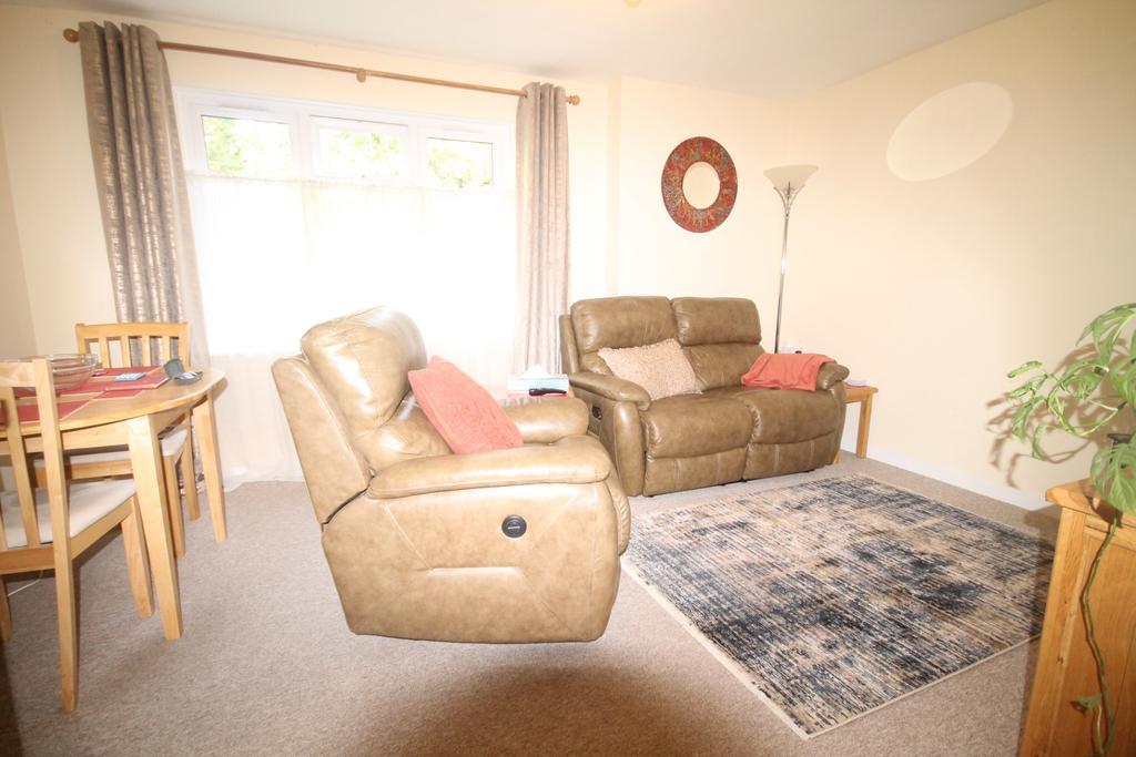 Apartment in Waverley, Haslemere - View 2