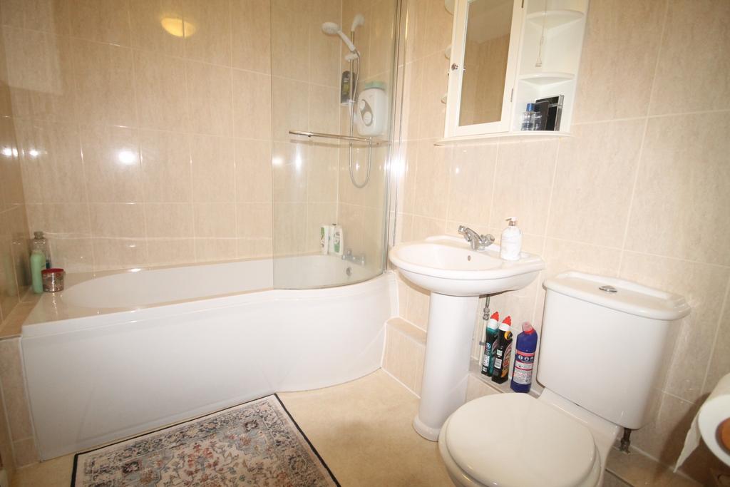 Apartment in Waverley, Haslemere - View 5