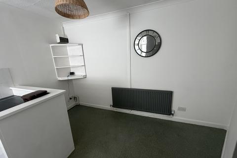 2 bedroom terraced house to rent, Rhosmaen St, Llandeilo, Carmarthenshire.