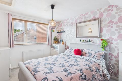 3 bedroom end of terrace house for sale, Hollybirch Grove, Telford TF2