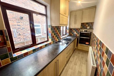 2 bedroom semi-detached house to rent, Lane Green Avenue, Codsall, Wolverhampton