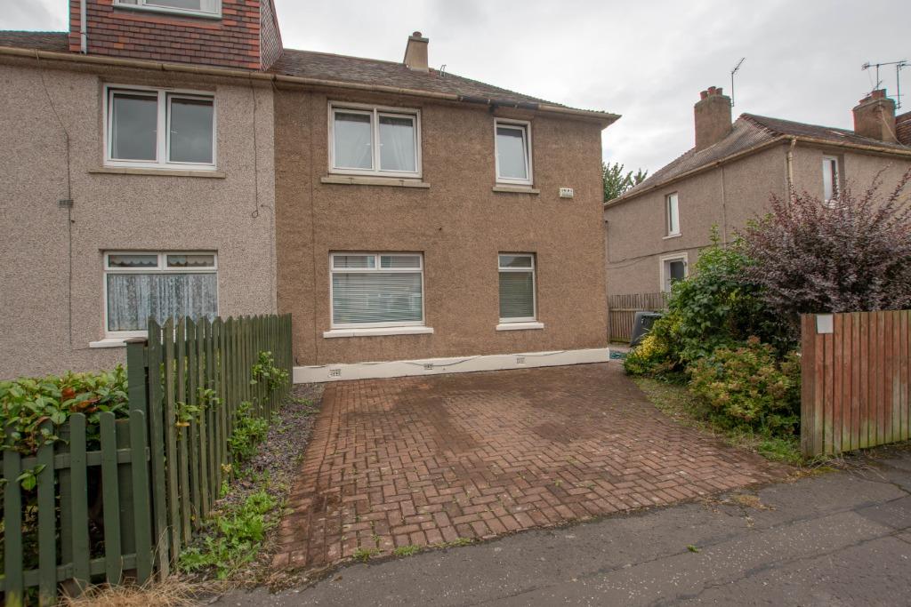 Apartment in Edinburgh, Parkhead - View 4