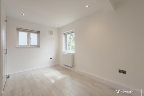 undefined, Kings Drive, Wembley HA9
