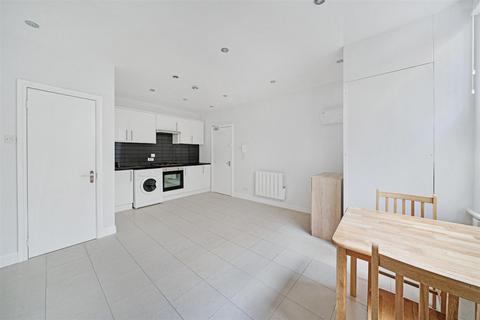 Studio to rent, Devonshire Terrace, London W2