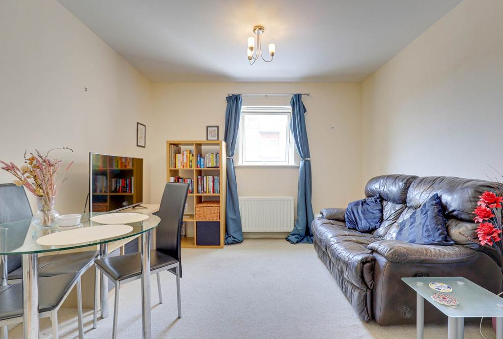 Apartment in Reading - View 2
