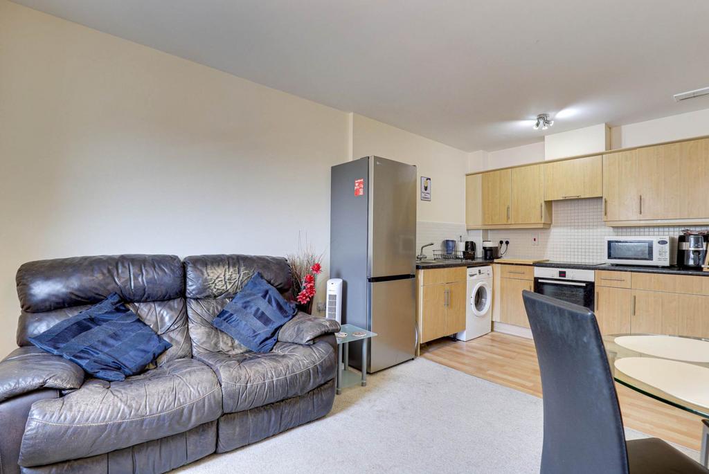 Apartment in Reading - View 3