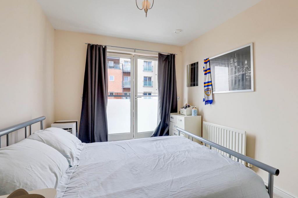 Apartment in Reading - View 5