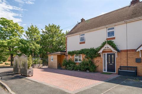 4 bedroom semi-detached house for sale, Primmer Road, Telford TF2