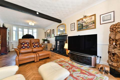 4 bedroom detached house for sale, Abbey View Road, Swindon