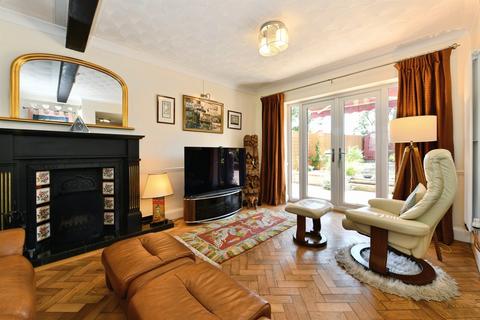 4 bedroom detached house for sale, Abbey View Road, Swindon