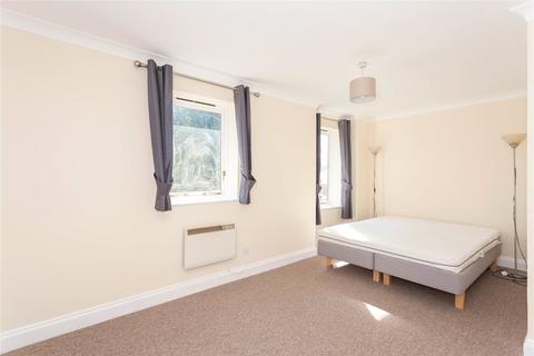 2 bedroom flat to rent, Swan Court, Paradise Street, Oxford, OX1