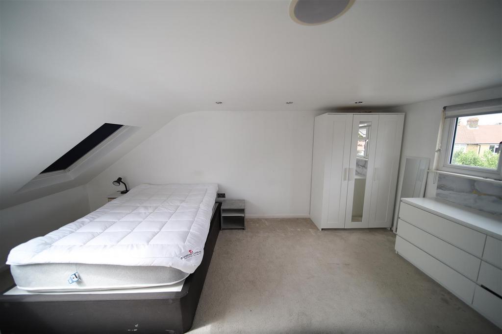 Apartment in London - View 2