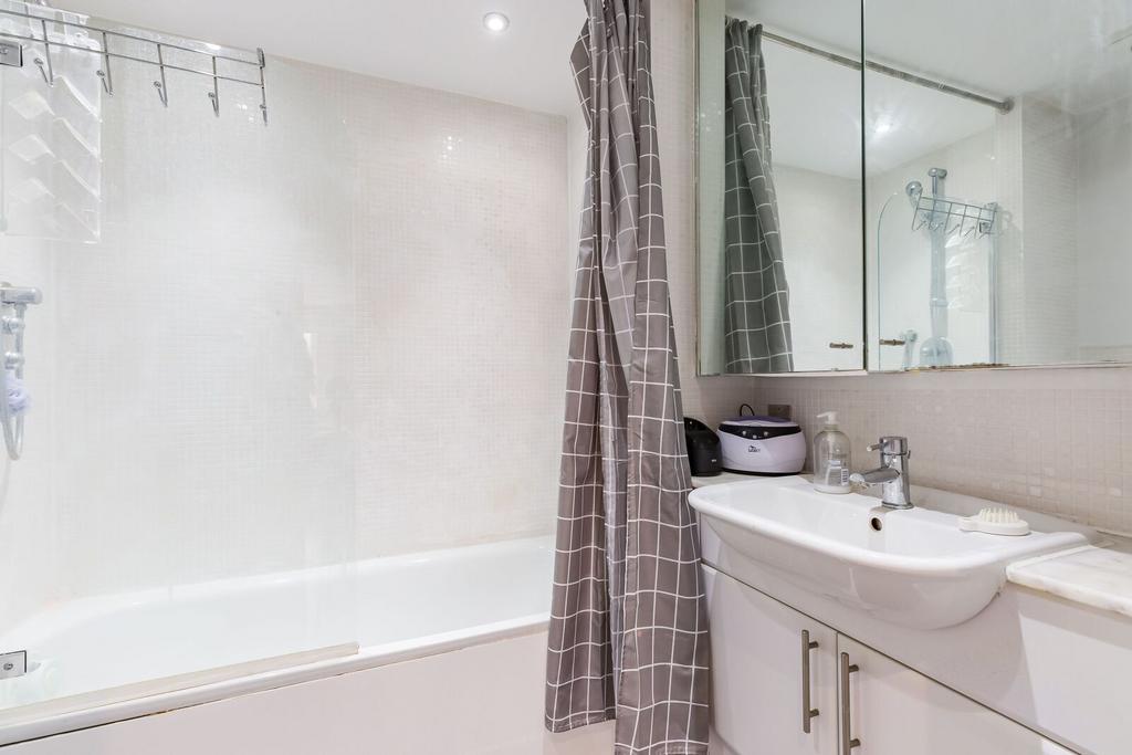 Apartment in London - View 4