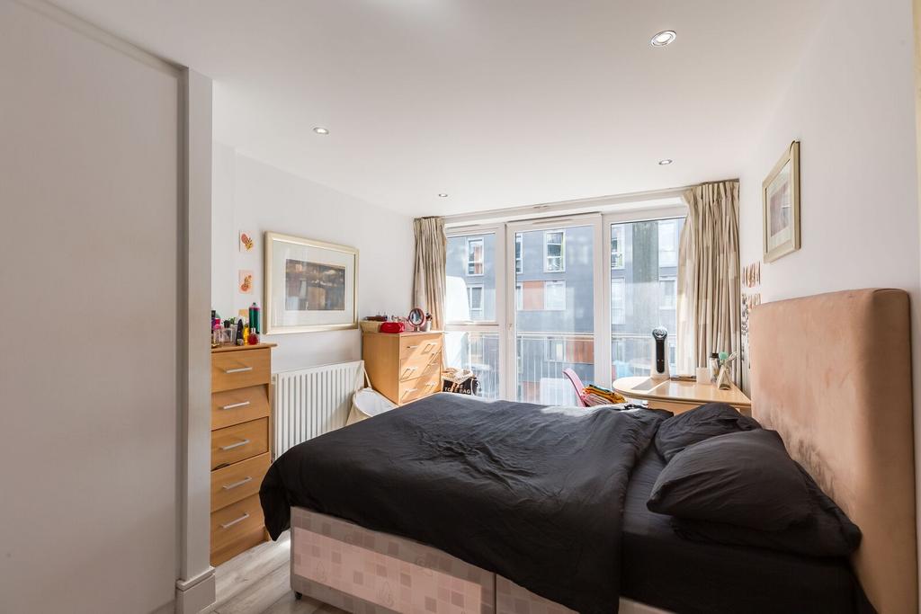 Apartment in London - More