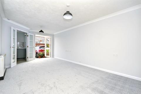 1 bedroom retirement property for sale, St. Leonards Road, Eastbourne