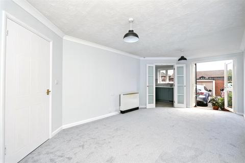 1 bedroom retirement property for sale, St. Leonards Road, Eastbourne