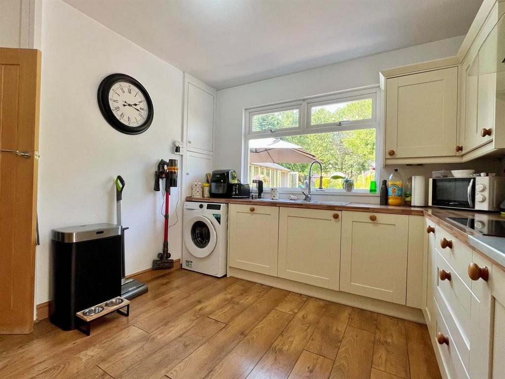 House in Birmingham, West Midlands - More
