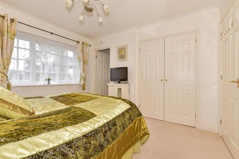 3 bedroom flat for sale, Elliot Court, Herne Bay CT6
