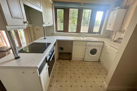 3 bedroom end of terrace house for sale, Covey Clough Court, Upper Hopton, Mirfield
