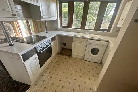 3 bedroom end of terrace house for sale, Covey Clough Court, Upper Hopton, Mirfield