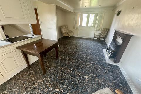 3 bedroom end of terrace house for sale, Covey Clough Court, Upper Hopton, Mirfield
