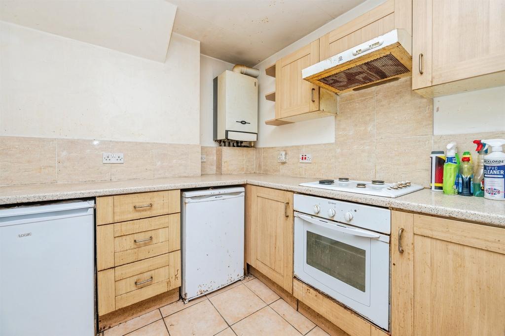 House in Birmingham, West Midlands - More