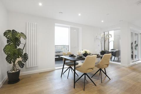2 bedroom apartment to rent, Station Avenue, Walton-on-Thames, Surrey, KT12