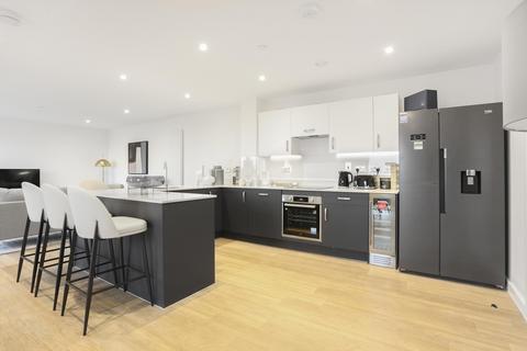 2 bedroom apartment to rent, Station Avenue, Walton-on-Thames, Surrey, KT12